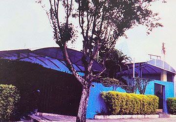 Fachada do Colégio Ábaco na inauguração, em 1980